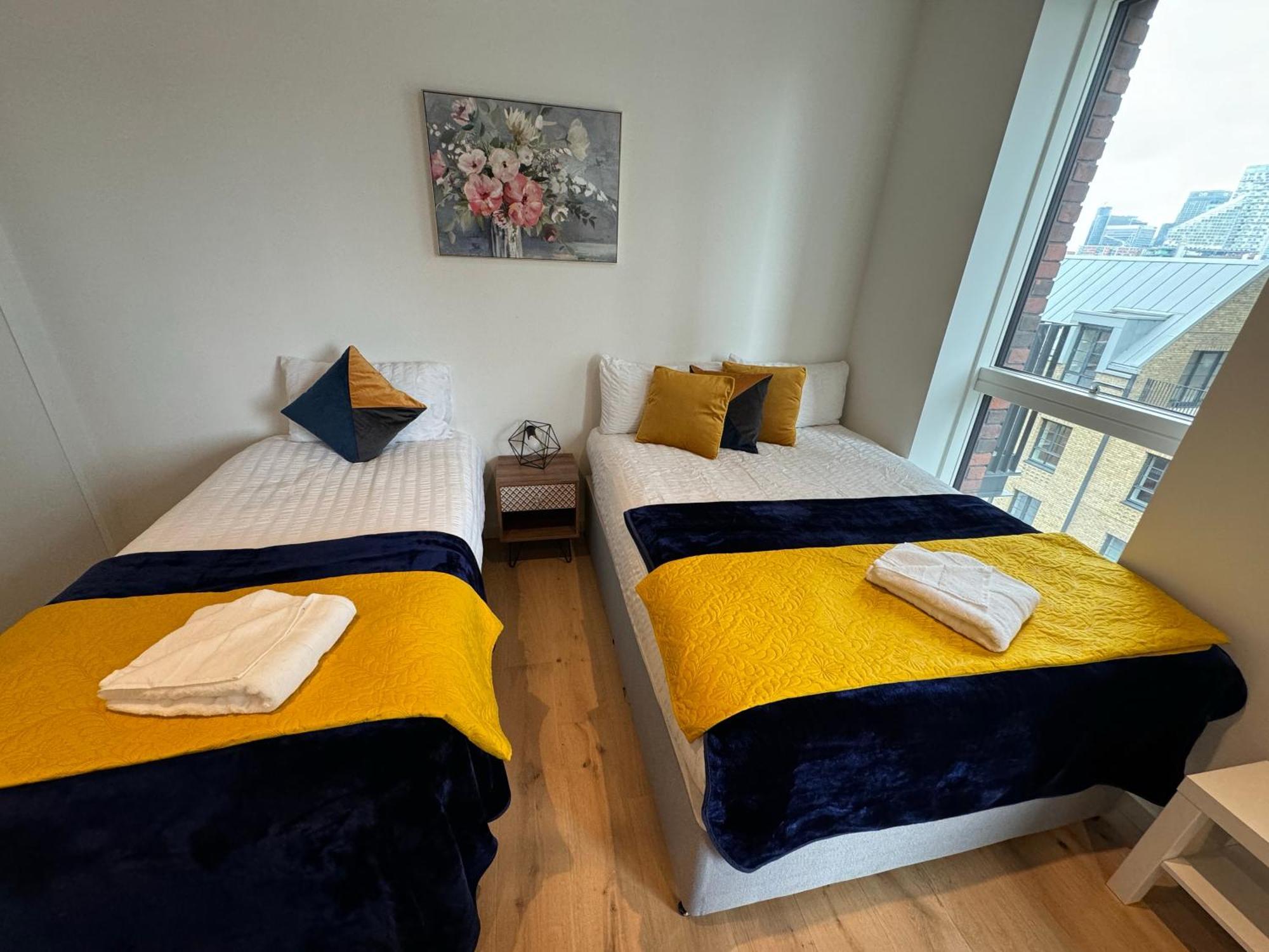 London Luxury Flat With Balcony, River View, O2 Arena, Excel, Canary Wharf, Station公寓 外观 照片