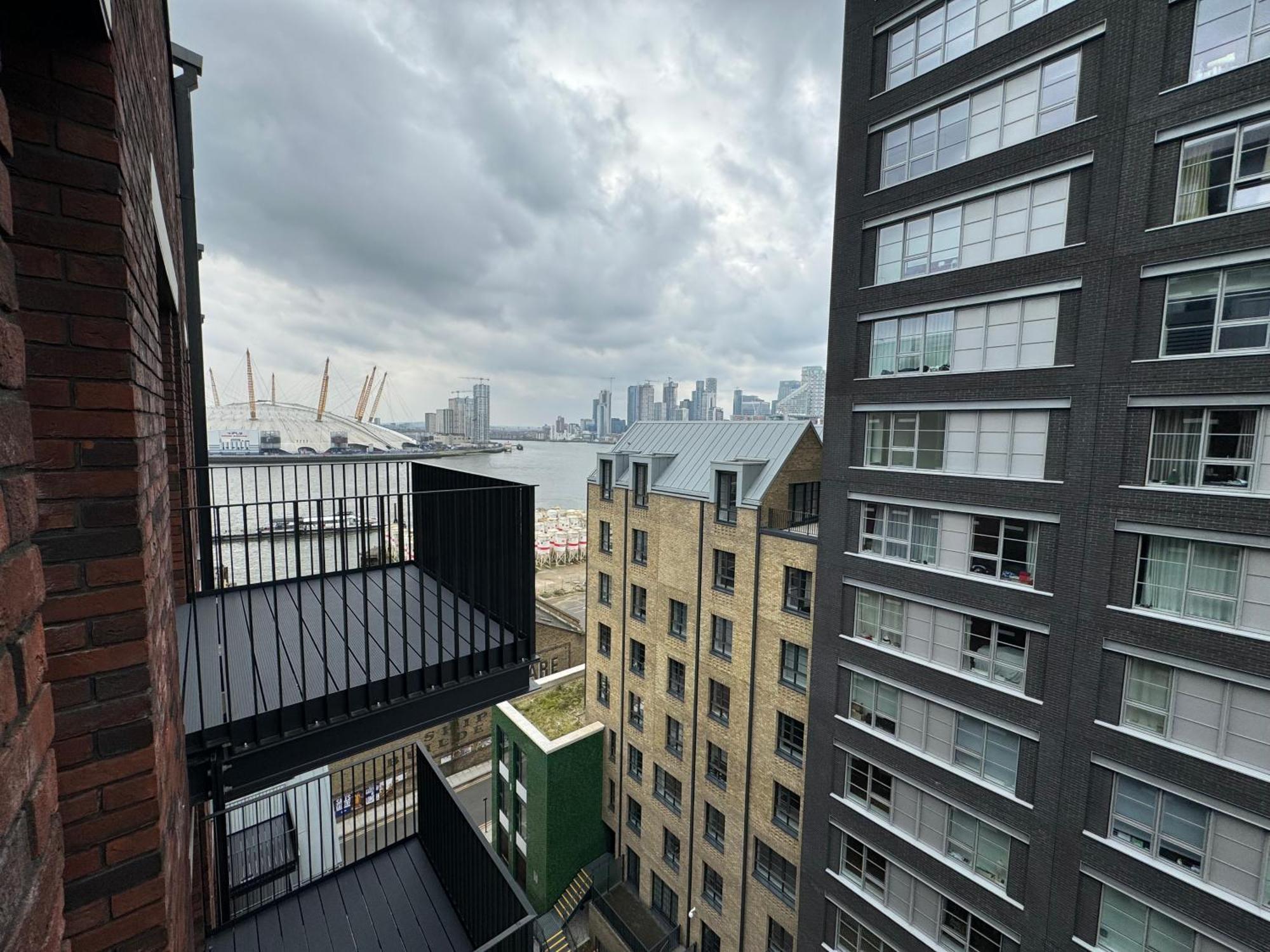London Luxury Flat With Balcony, River View, O2 Arena, Excel, Canary Wharf, Station公寓 外观 照片